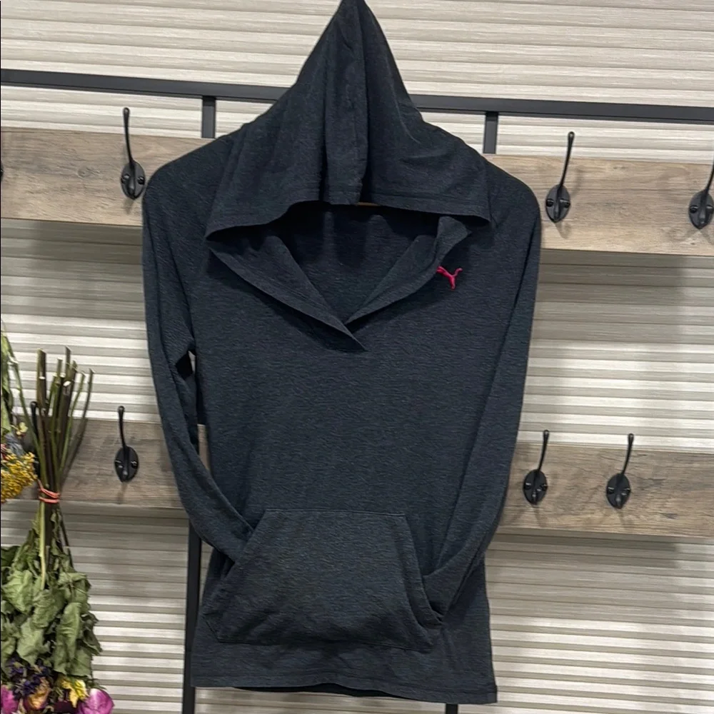 Puma Black V-Neck Top with Pink Logo - Picture 4 of 8